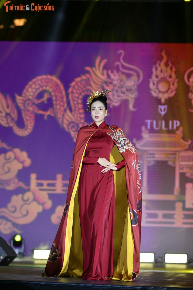 Lam vedette show ao dai, “MC dep nhat VTV” khoe visual cuc dinh-Hinh-2