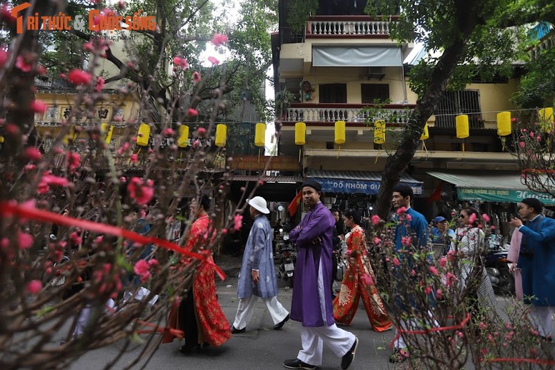 Dien co phuc dao choi Tet, phong vi chuan Ha Noi pho-Hinh-4