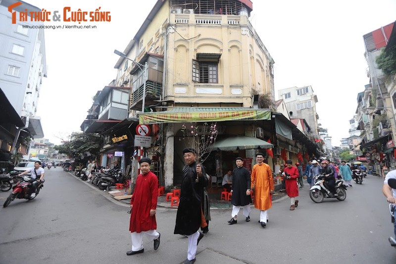 Dien co phuc dao choi Tet, phong vi chuan Ha Noi pho-Hinh-7