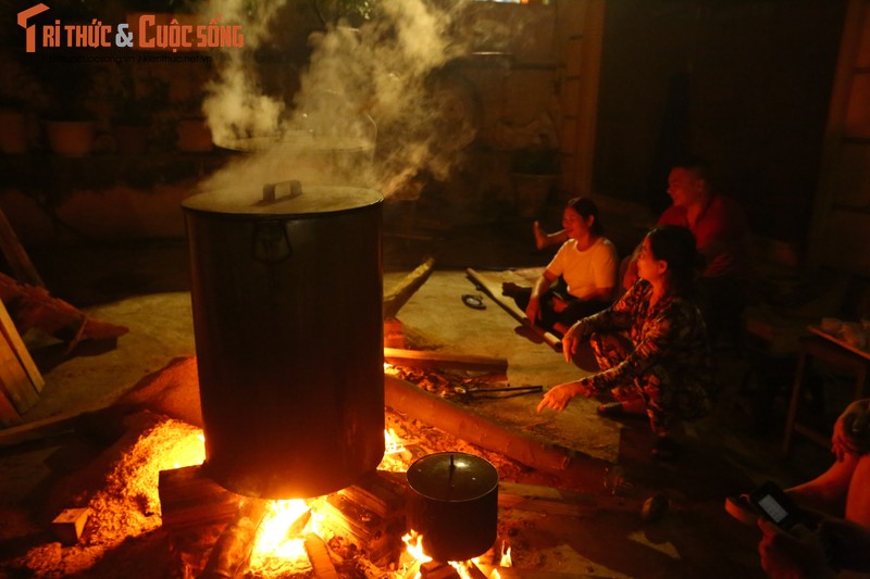 Nguoi Ha Noi do lua bep cui, trong banh chung cung Giao thua-Hinh-8