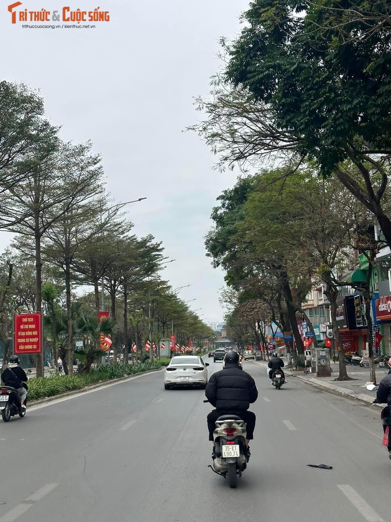 Sang 30 Tet, Ha Noi cham rai, binh yen den la-Hinh-9