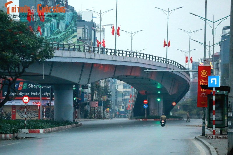 Thu do Ha Noi tinh lang sang mung 1 Tet Giap Thin 2024-Hinh-3