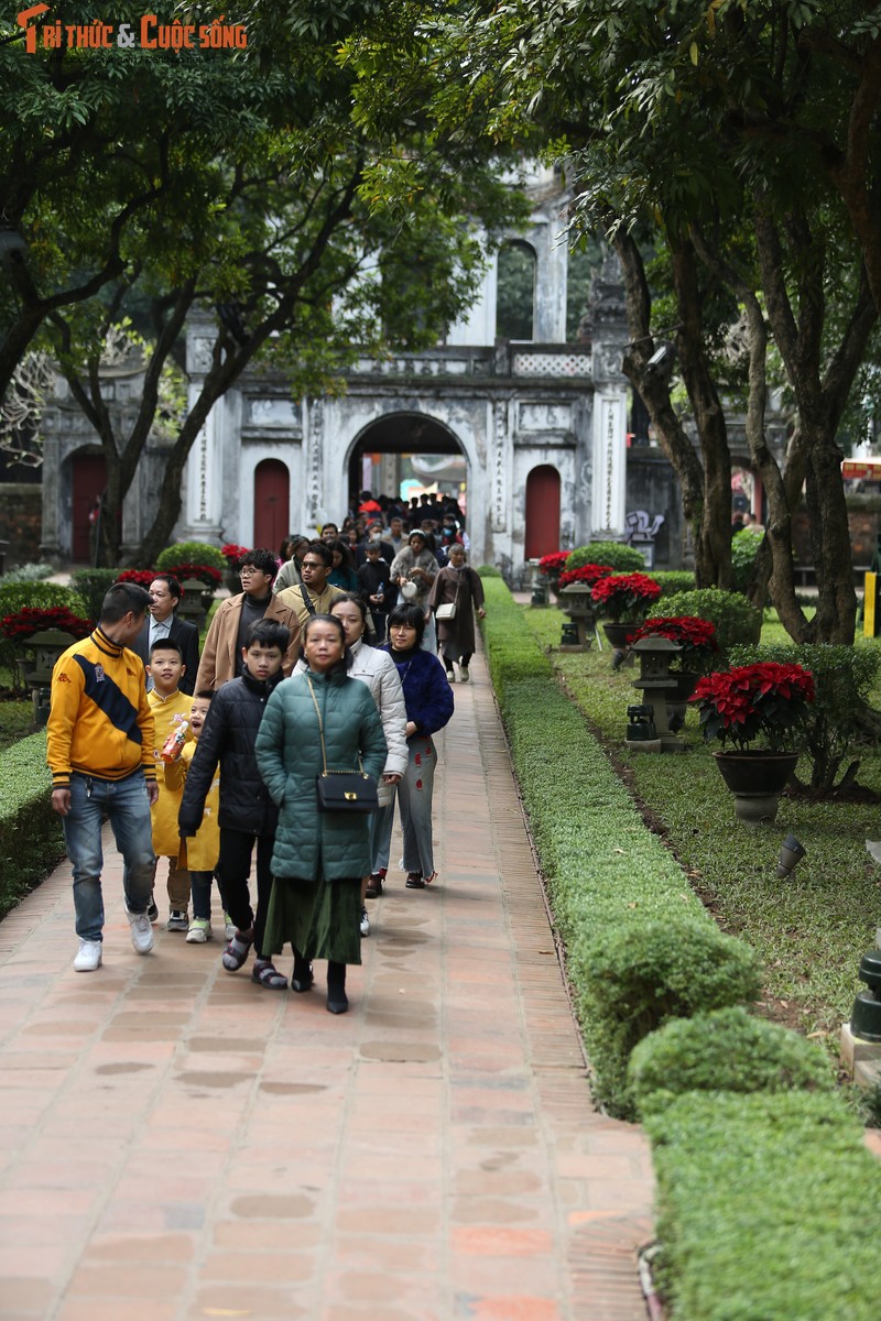 Nguoi dan Ha Noi hao hung du xuan Van Mieu xin chu