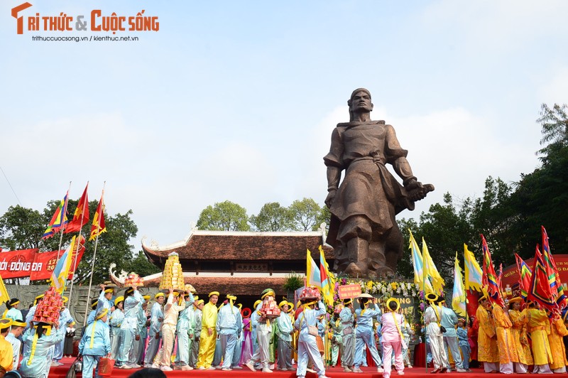 Hang nghin nguoi du le hoi 235 nam chien thang Ngoc Hoi - Dong Da-Hinh-6