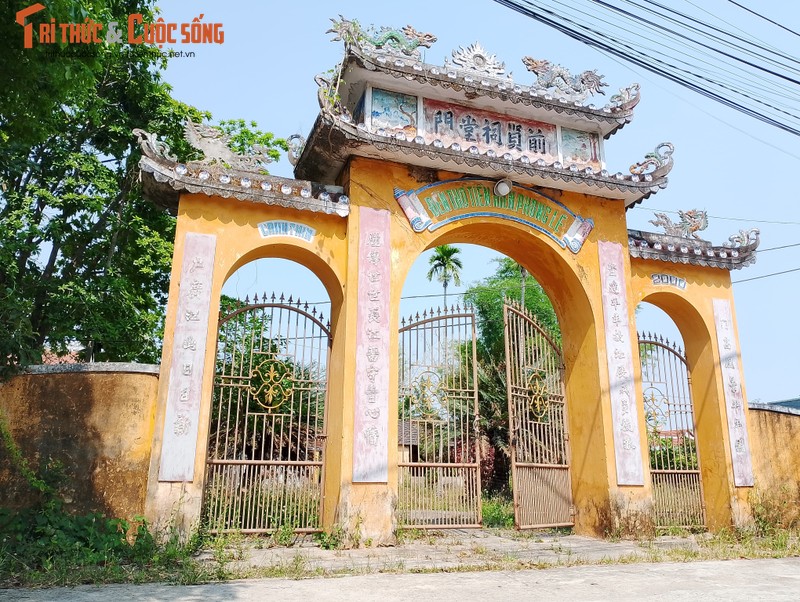 Lang co tram tuoi Phong Nam chon 