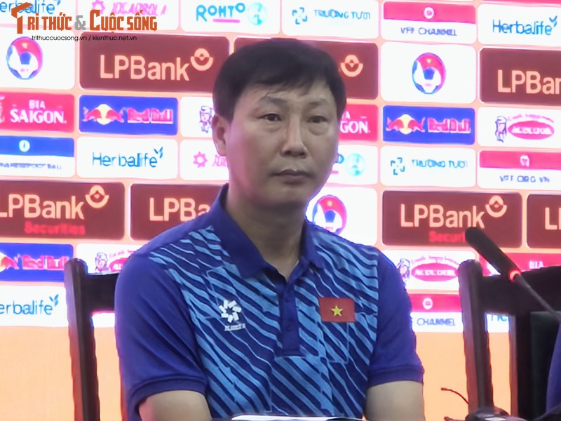 HLV Kim Sang Sik trao co hoi cho Dang Van Lam dau tuyen Nga-Hinh-2