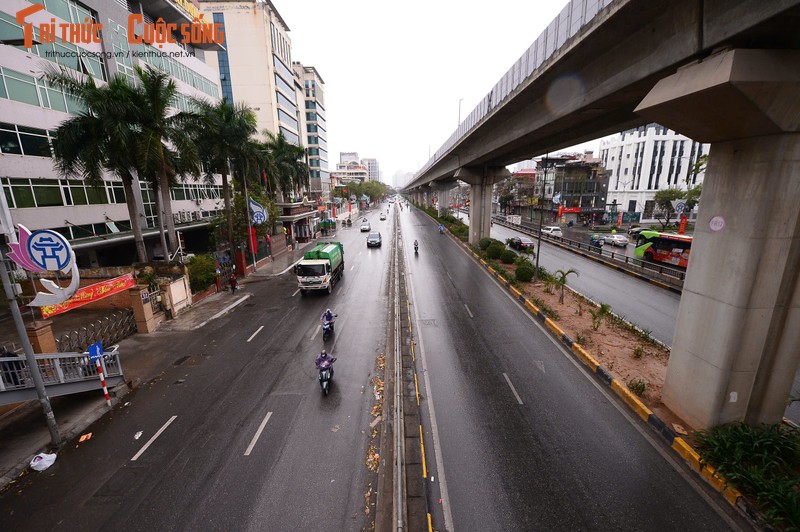 Ngay 27 Tet, giao thong Ha Noi khac la khien ai cung ngo ngang-Hinh-3