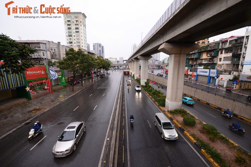 Ngay 27 Tet, giao thong Ha Noi khac la khien ai cung ngo ngang