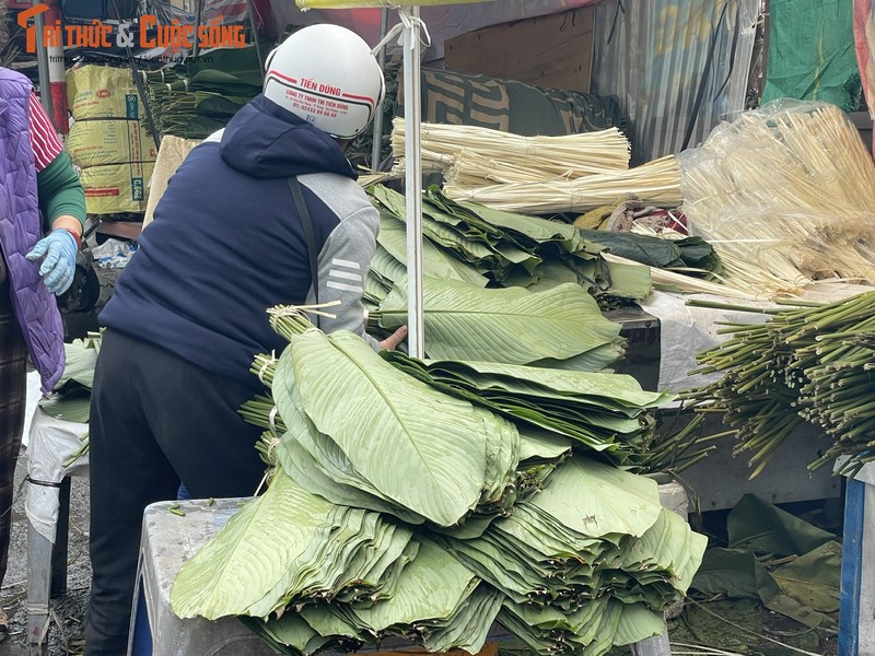 Cho la dong lon nhat Ha Noi tap nap nguoi ban ke mua-Hinh-2