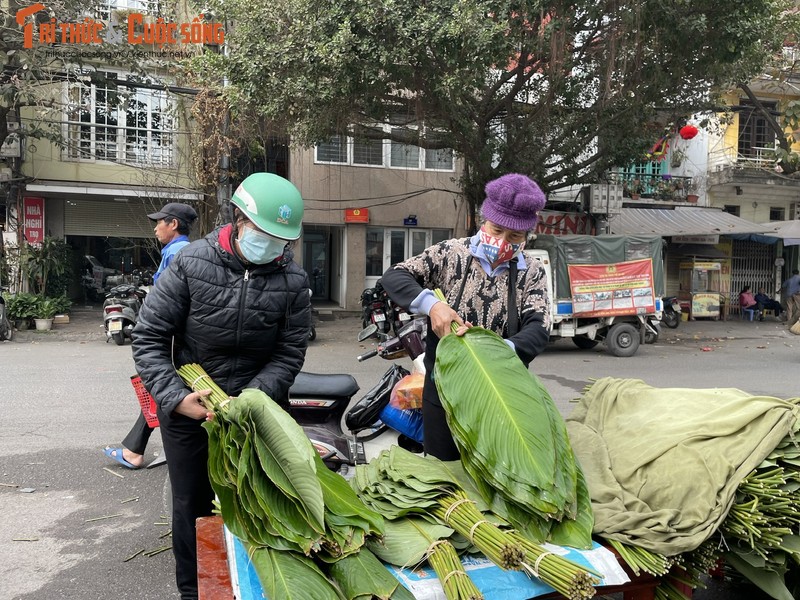 Cho la dong lon nhat Ha Noi tap nap nguoi ban ke mua-Hinh-8