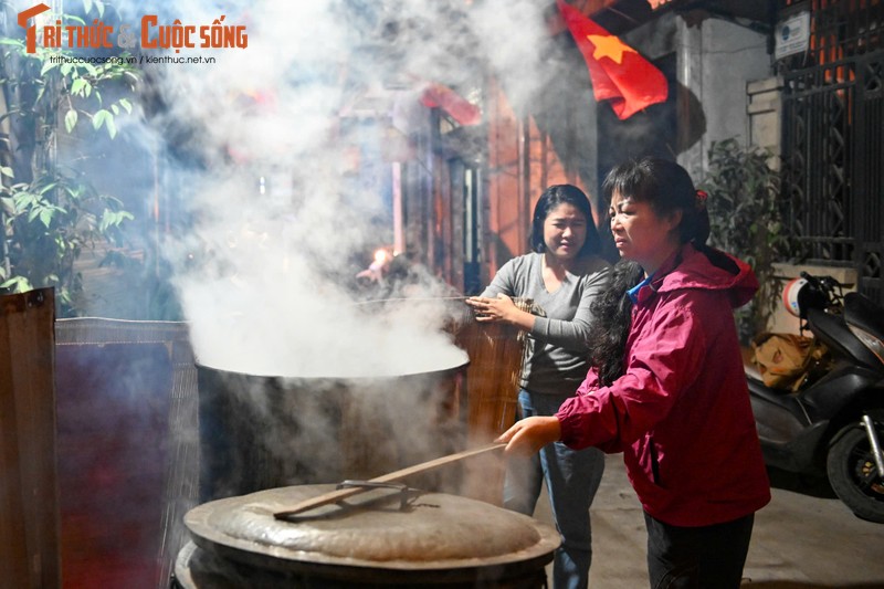 Pho phuong Ha Noi thom mui khoi bep tu noi banh chung-Hinh-6