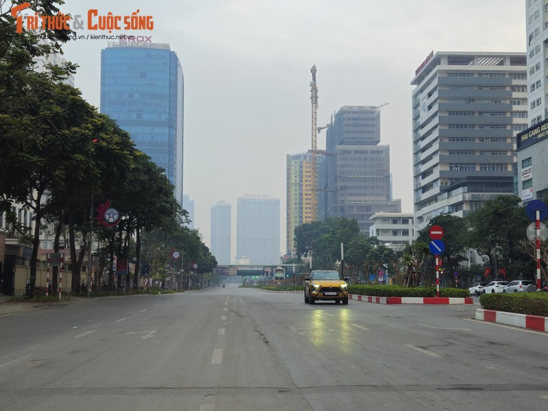 Chum anh: Ha Noi binh yen, sau lang sang mung 1 Tet At Ty.-Hinh-8