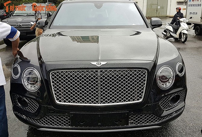 Can canh sieu SUV Bentley Bentayga gia gan 30 ty tai VN-Hinh-2