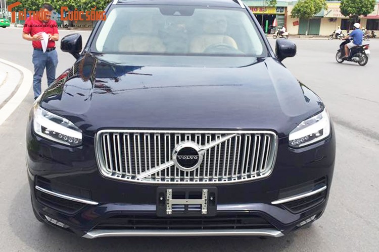 SUV hang sang Volvo XC90 gia hon 3 ty ve Ha Noi