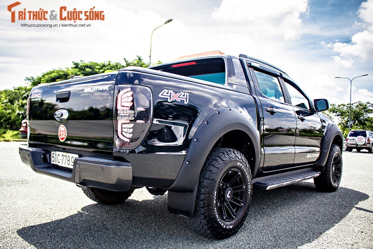 Ford Ranger Wildtrak gia 800 trieu 