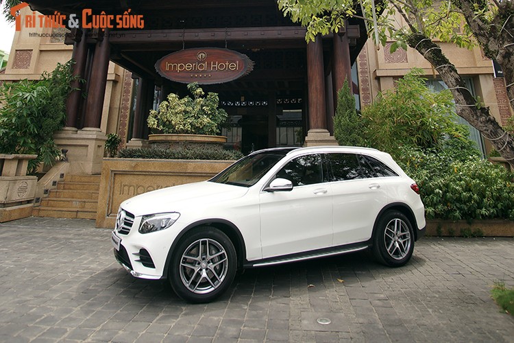 Mercedes GLC 300 gia 2,03 ty 