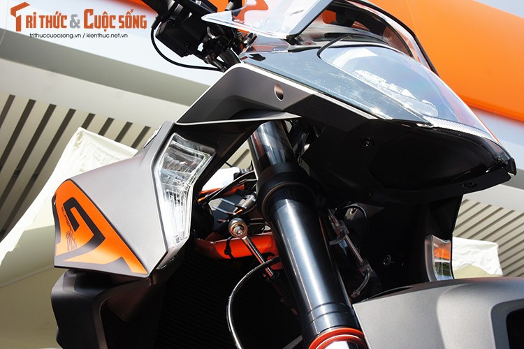 “Soi” KTM 1290 Super Duke GT gia 690 trieu dong tai VN-Hinh-7
