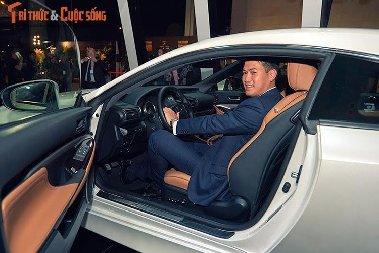 Xe tien ty Lexus RC noi bat tai Tuan le thoi trang 2016-Hinh-6