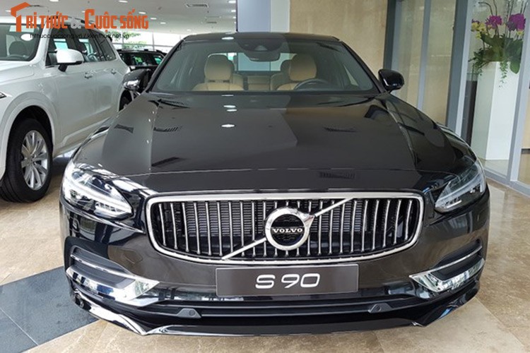 Volvo S90 chinh hang gia 2,7 ti dong tai Viet Nam-Hinh-2