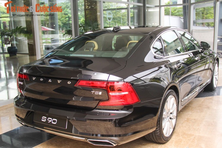 Volvo S90 chinh hang gia 2,7 ti dong tai Viet Nam-Hinh-3