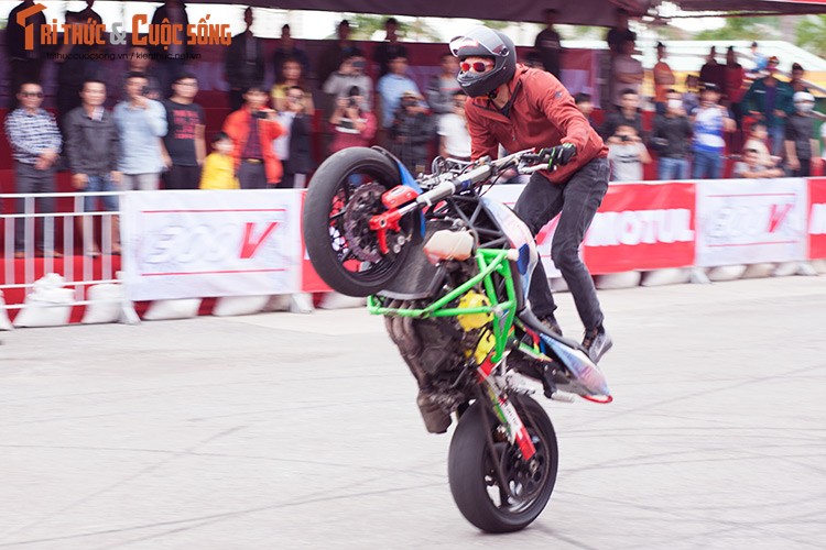 Dan choi moto stunter Thai 