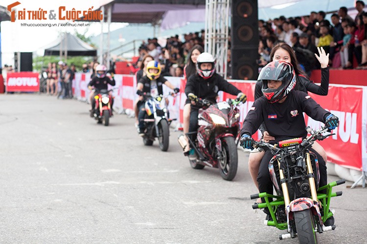 Dan choi moto stunter Thai 