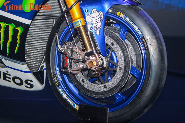 Valentino Rossi mang sieu moto Yamaha YZR-M1 den Viet Nam-Hinh-10
