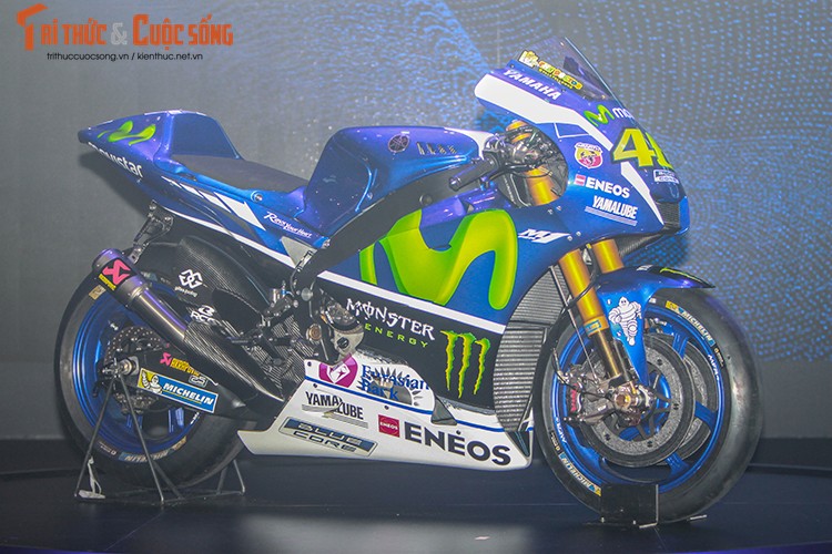 Valentino Rossi mang sieu moto Yamaha YZR-M1 den Viet Nam-Hinh-6