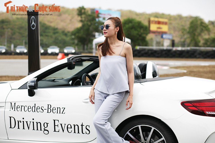 Ninh Duong Lan Ngoc cam lai Mercedes-AMG SLC 43 tien ty-Hinh-2