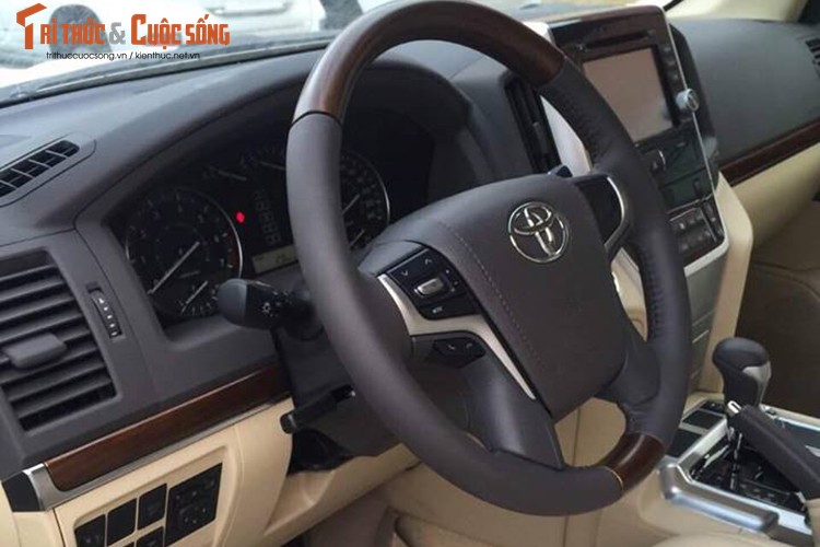 Can canh Toyota Land Cruiser 2017 gia hon 4 ty tai VN-Hinh-7