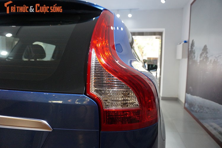 Can canh Volvo XC60 chinh hang gia 1,96 ty tai VN-Hinh-7