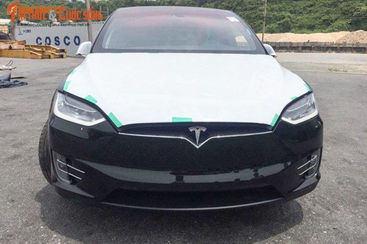 Sieu xe oto dien Tesla Model X P100D &quot;cap ben&quot; Ha Noi