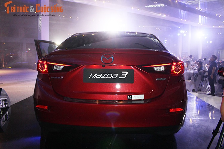 Tang gia 30 trieu dong - Mazda3 phien ban 2017 co gi &quot;hot&quot;?-Hinh-6
