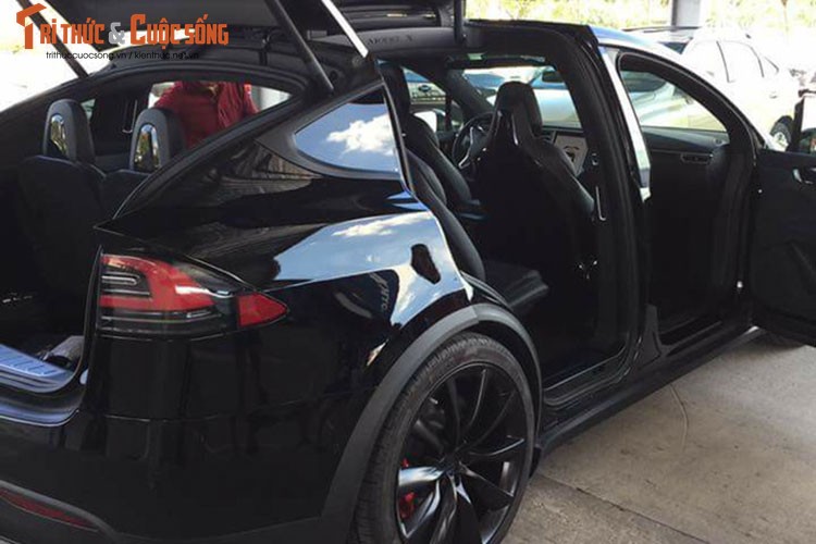 Sieu xe dien Tesla Model X P100D gia 8 ty tai Sai Gon-Hinh-4