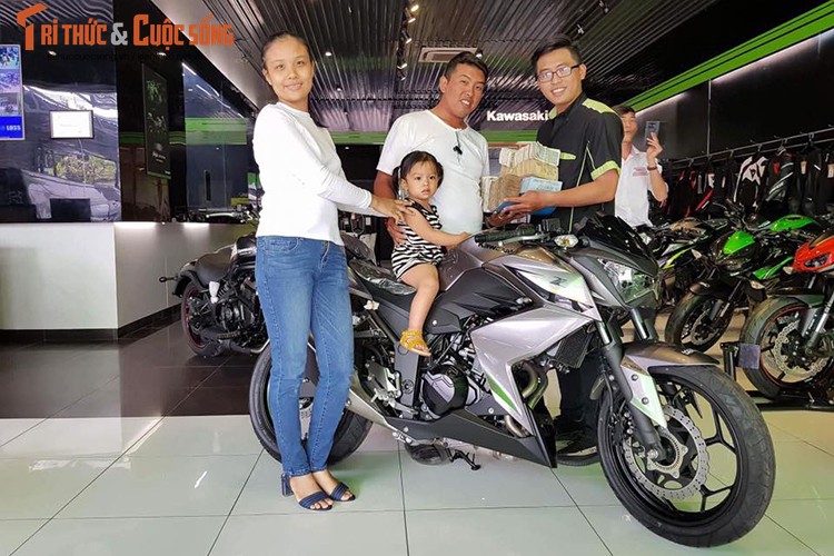 Dan choi Sai Gon &quot;xach&quot; 150 trieu tien le mua Kawasaki Z300-Hinh-5