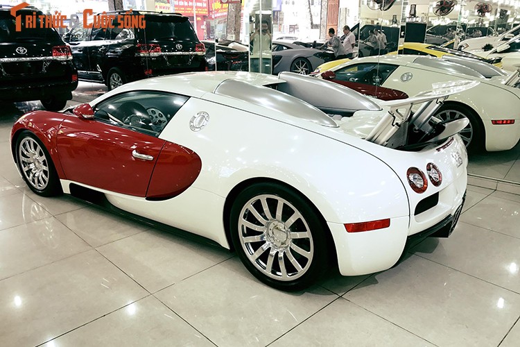 Bugatti 50 ty cua Minh Nhua tai showroom sieu xe Sai Gon-Hinh-3