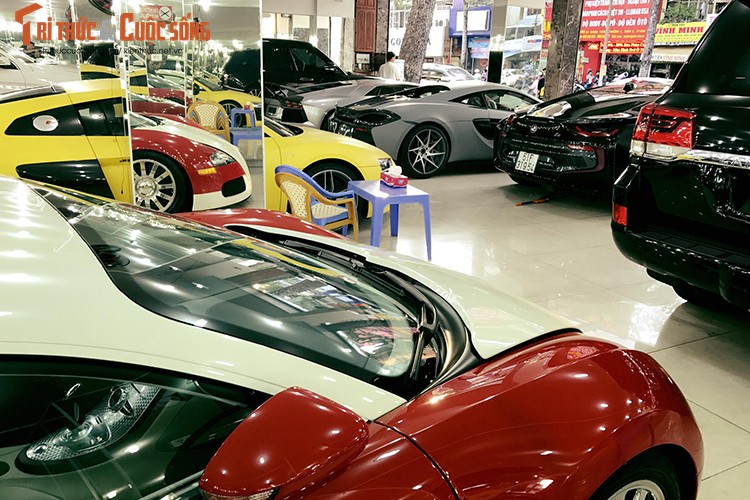 Bugatti 50 ty cua Minh Nhua tai showroom sieu xe Sai Gon-Hinh-5