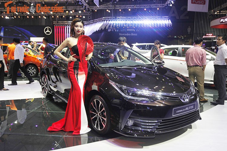 Soi dan xe Toyota &quot;moi cung&quot; tai trien lam oto VMS 2017-Hinh-12