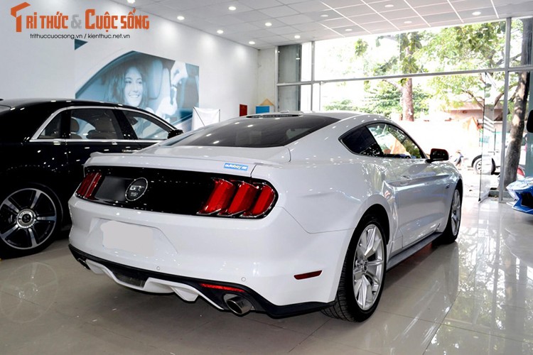 Can canh Ford Mustang GT gia hon 3 ty tai Viet Nam-Hinh-3