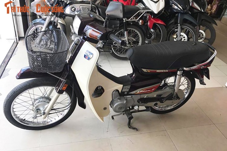 Honda Dream II &quot;trum men&quot; hon 100 trieu tai Sai Gon