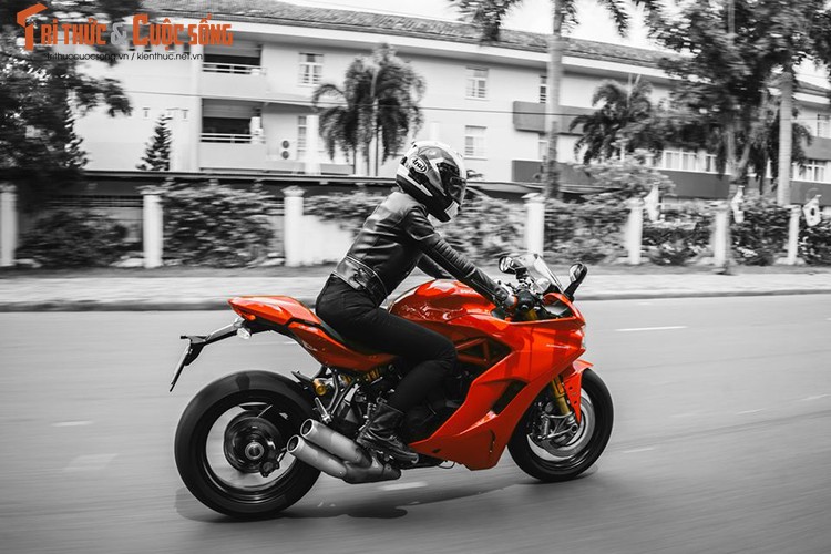 Chan dai cam lai Ducati SuperSport dau tien tai Viet Nam-Hinh-4