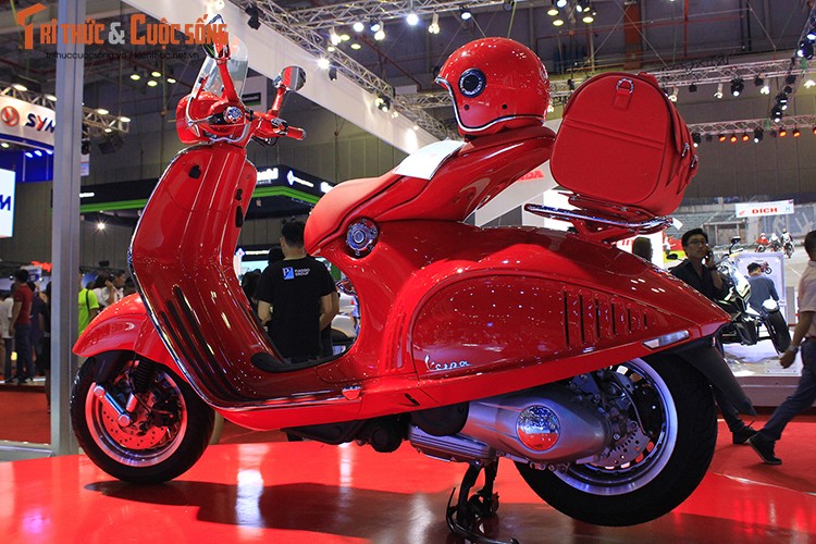 Xe ga Vespa 946 Red &quot;chot gia&quot; 405 trieu tai Viet Nam-Hinh-11