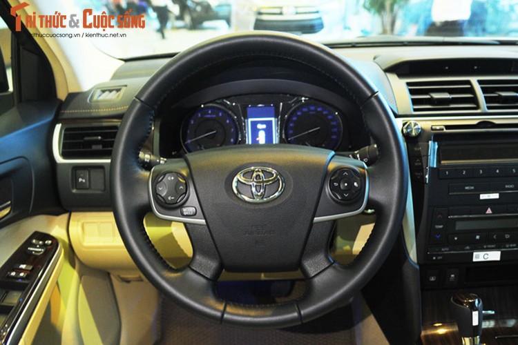 Can canh Toyota Camry moi gia chi 947 trieu tai Ha Noi-Hinh-6