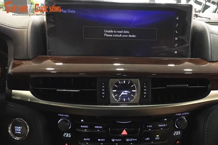 Xe sang Lexus LX570 moi gia 7 ty dong tai Ha Noi-Hinh-8