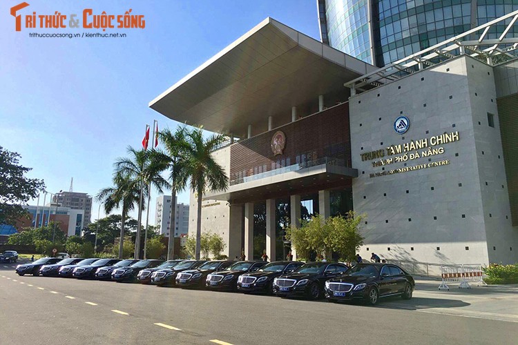 Can canh xe sang Mercedes S-Class phuc vu APEC 2017