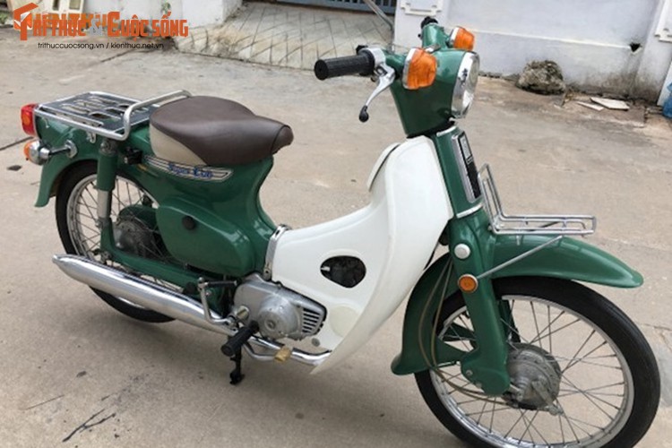 Honda Super Cub chay gan 40 nam gia hon 100 trieu dong