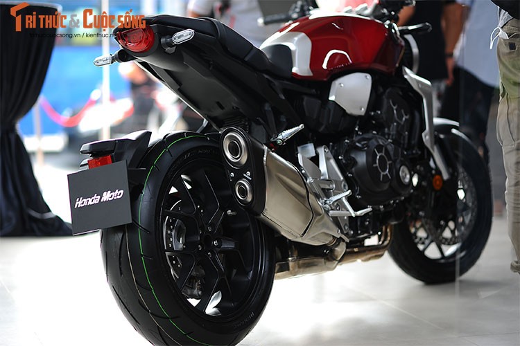 Can canh moto Honda CB1000R 2018 gia 468 trieu tai Viet Nam-Hinh-7