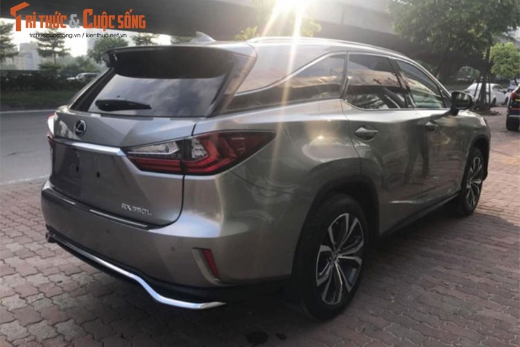 Xe Lexus RX350L 7 cho tien ty dau tien