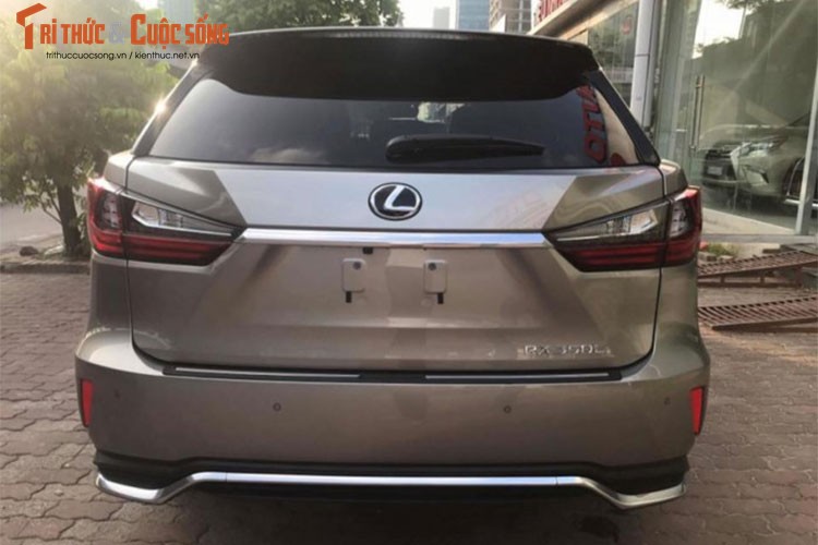 Xe Lexus RX350L 7 cho tien ty dau tien