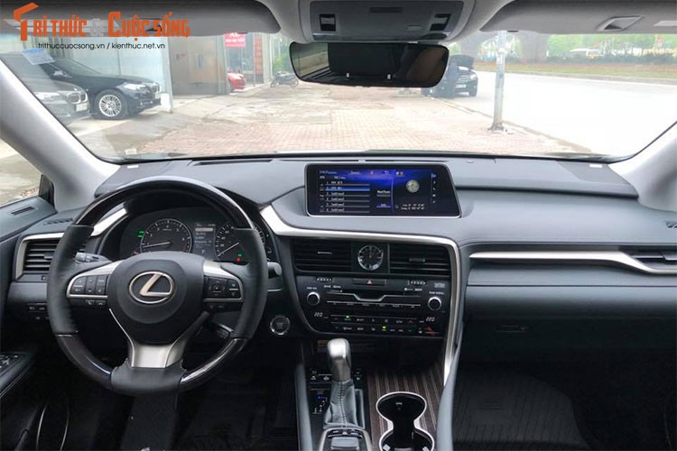 Xe Lexus RX350L 7 cho tien ty dau tien